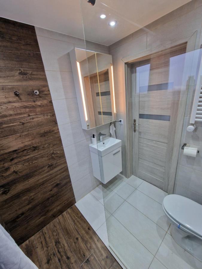 R&J Guesthouse Room กรินดาวิก ภายนอก รูปภาพ