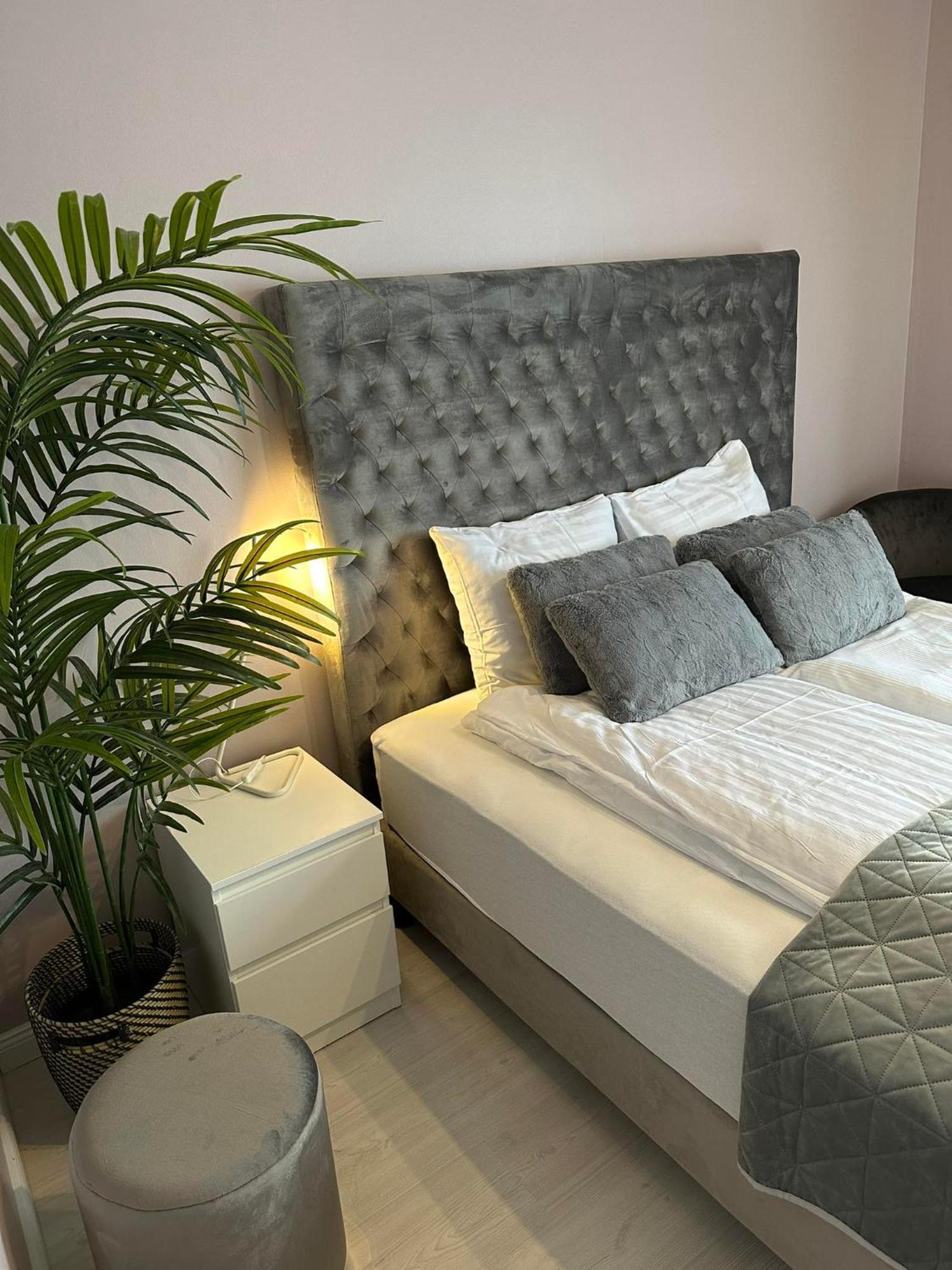 R&J Guesthouse Room กรินดาวิก ภายนอก รูปภาพ